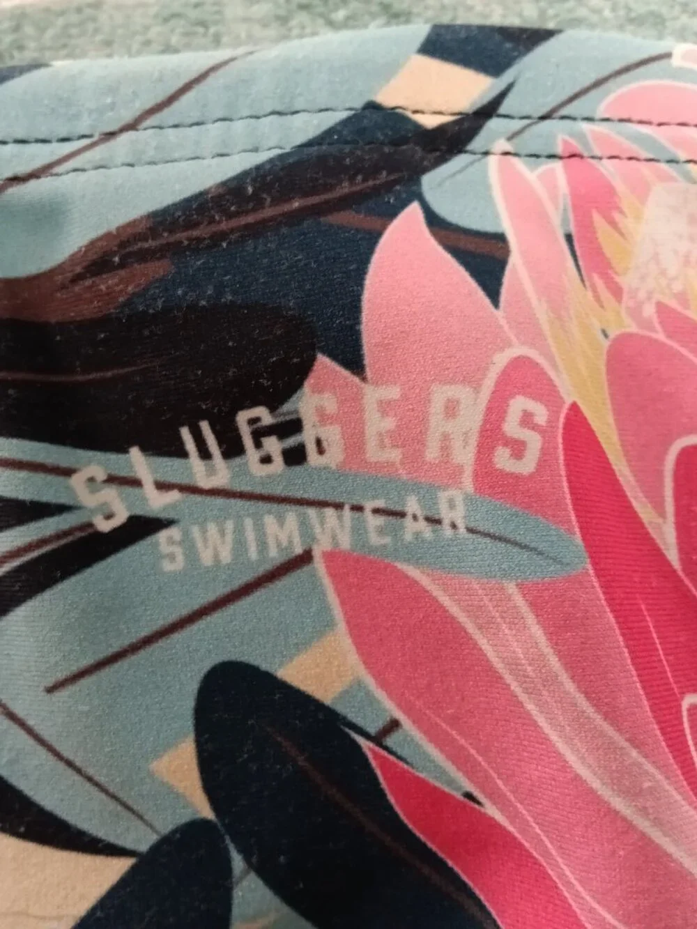 NWOT SLUGGERS 